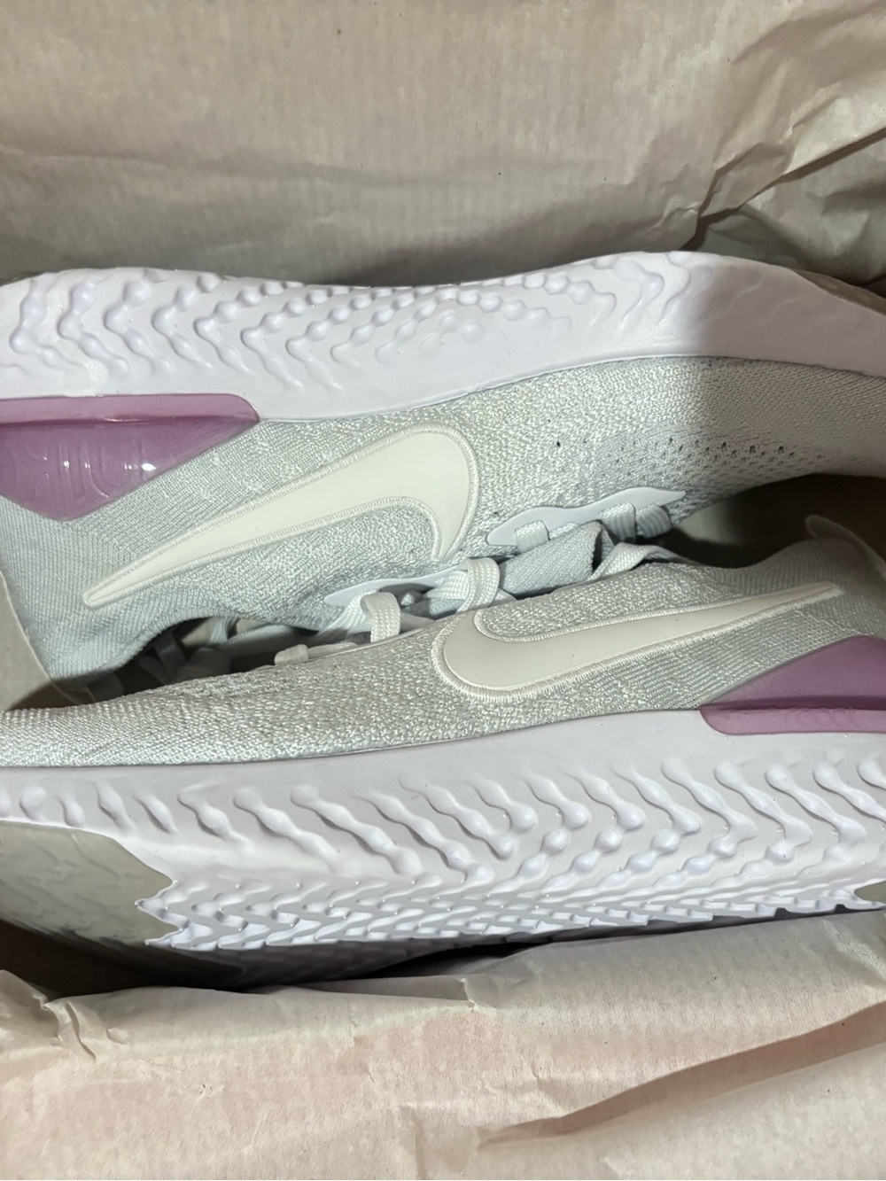 Nike Women White & Light Purple Training Sneakers - Picture 4 of 4